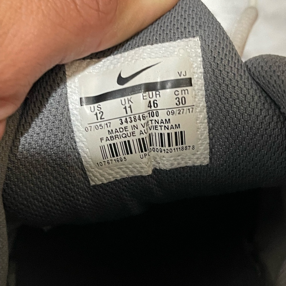 Nike Air Max Torch 4 Men's White Running Shoes